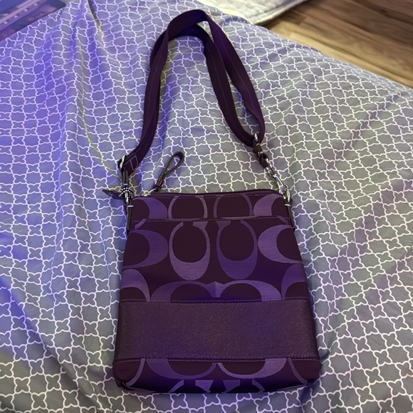 COACH Purple Jacquard Signature C Crossbody Messenger Shoulder Bag - Picture 2 of 14